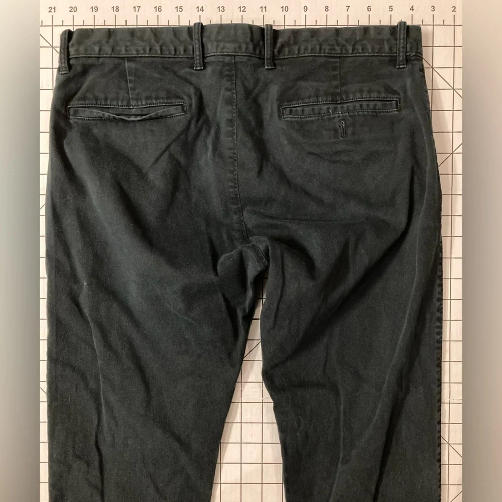 J. Crew Flex Men’s Size 32/34 Slim Fit‎ Chino Pants